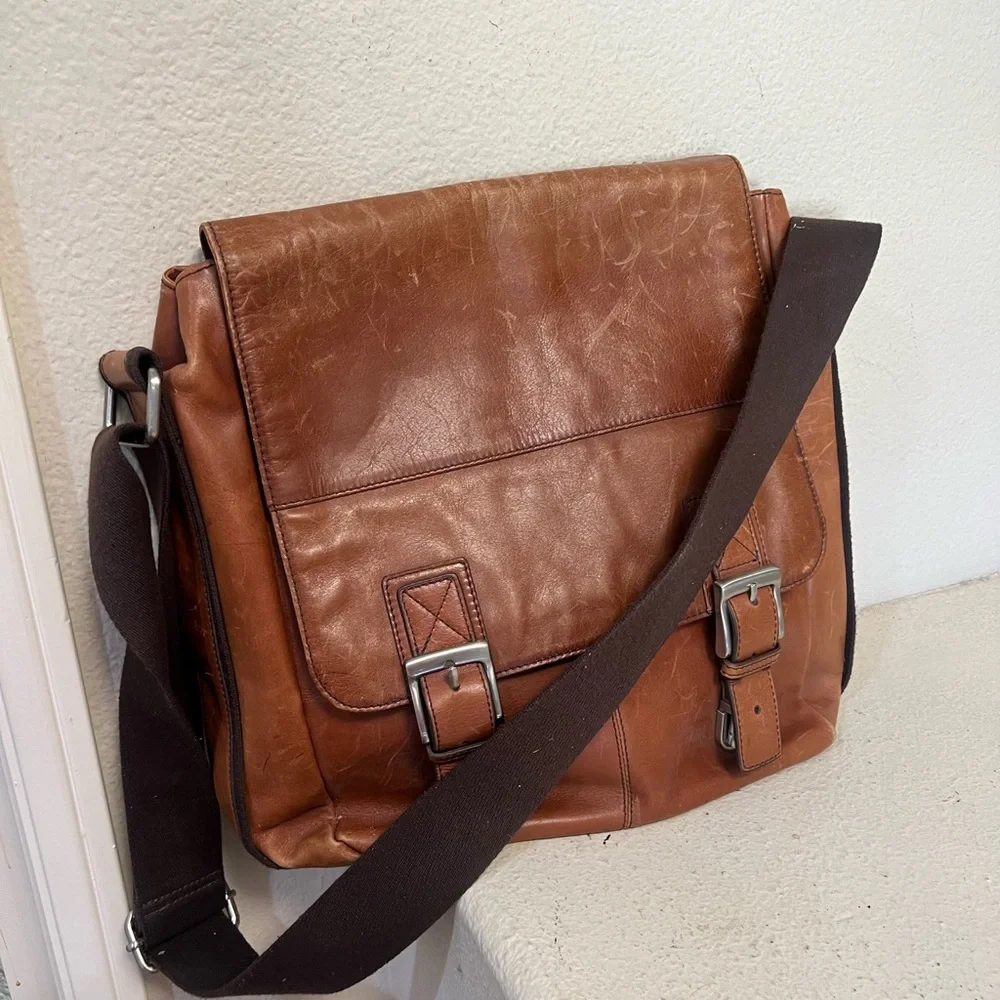 FOSSIL Messenger Crossbody Bag Unisex Brown Distressed Leather Business School‎